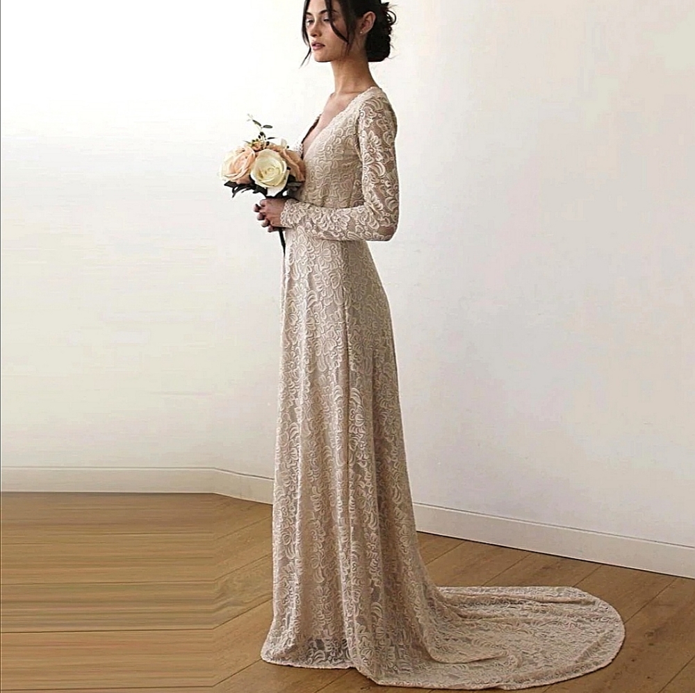 Wedding Dress - Picture 1 of 5